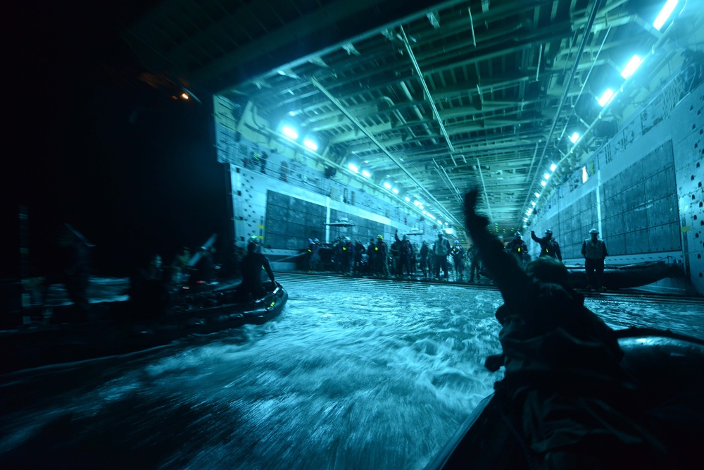 USS Anchorage Diving Operations