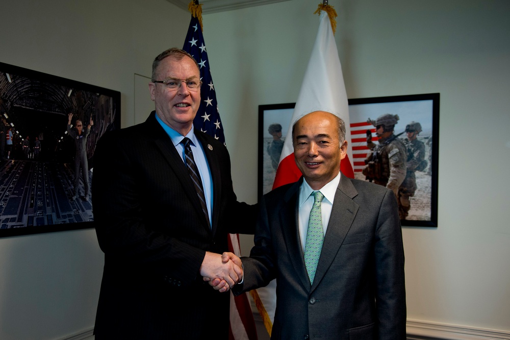 Deputy Secretary of Defense Bob Work meets with the Japanese