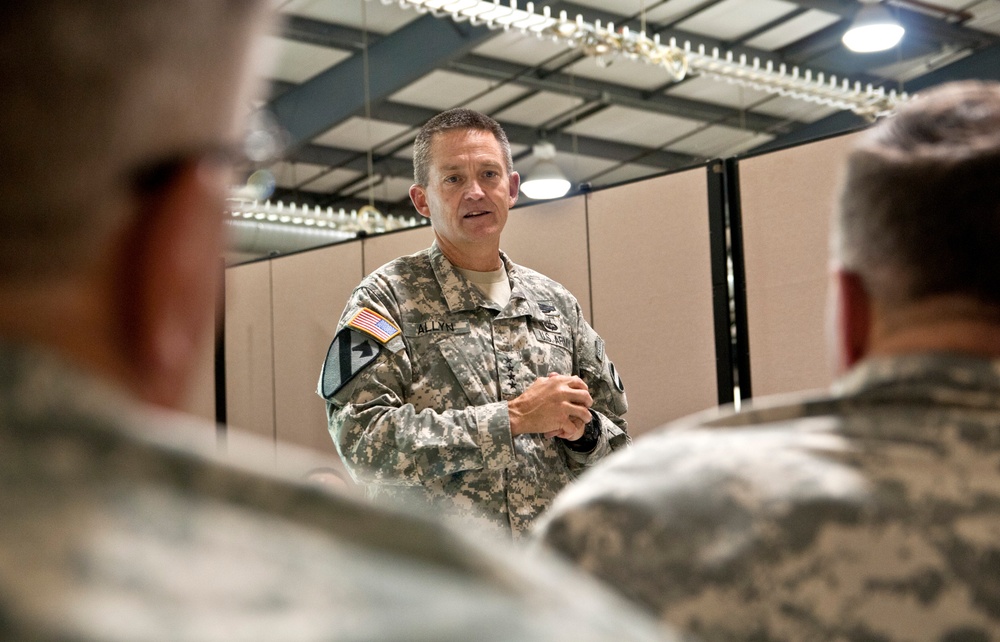 FORSCOM commander visits VR '14