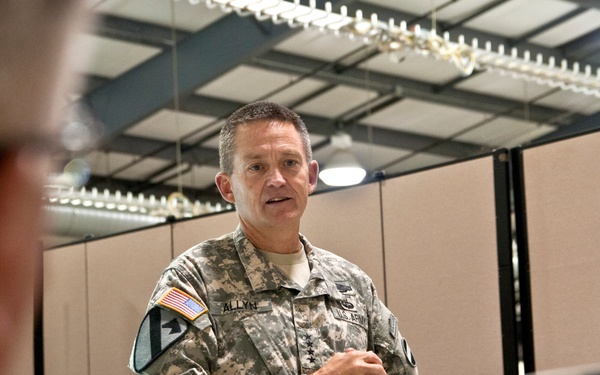 FORSCOM commander visits VR '14