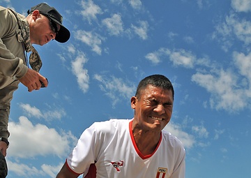 Fuerzas Comando 2014 physical fitness test