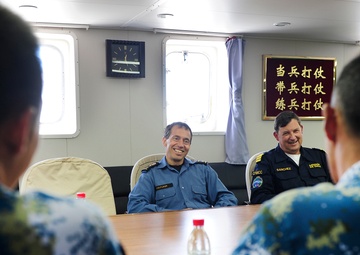 CFMCC visits PLA(N) Ships At-Sea during RIMPAC 2014