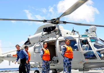 CFMCC visits PLA(N) Ships At-Sea during RIMPAC 2014