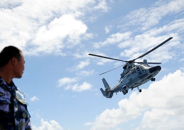 CFMCC visits PLA(N) Ships At-Sea during RIMPAC 2014