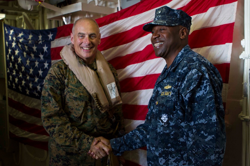 Distinguished Colombian guests visit USS America