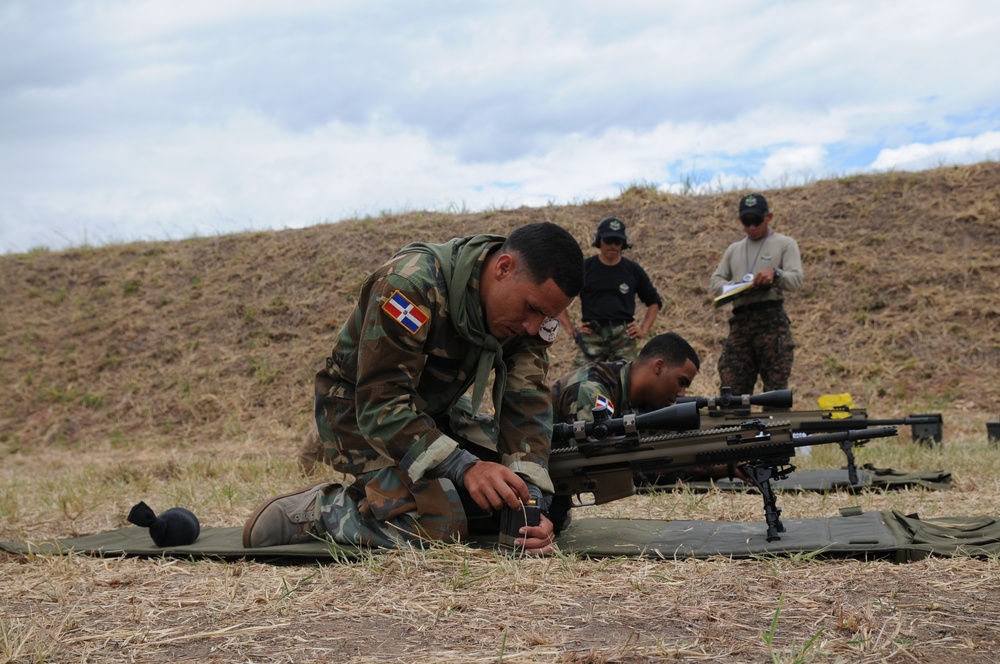 International snipers put their skills to the test during Fuerzas Comando 2014 competition