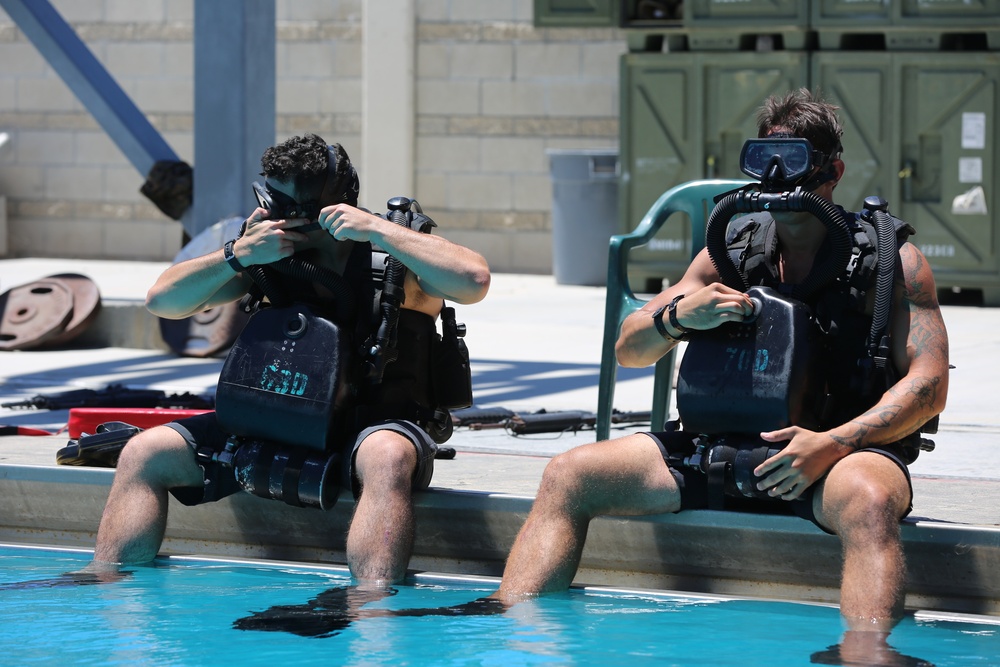 SARCs Conduct Dive Training