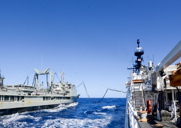 HMAS Success refuels Coast Guard Cutter Waesche, RIMPAC 2014