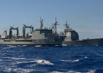 HMAS Success refuels USS Port Royal, RIMPAC 2014
