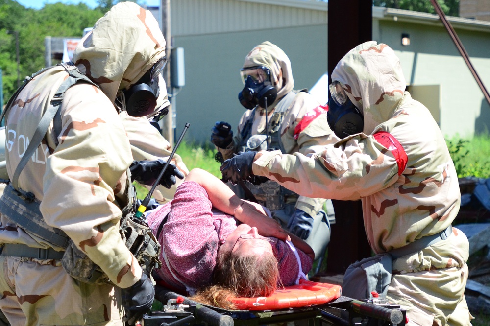 Soldiers train for national emergency at Vibrant Response 14
