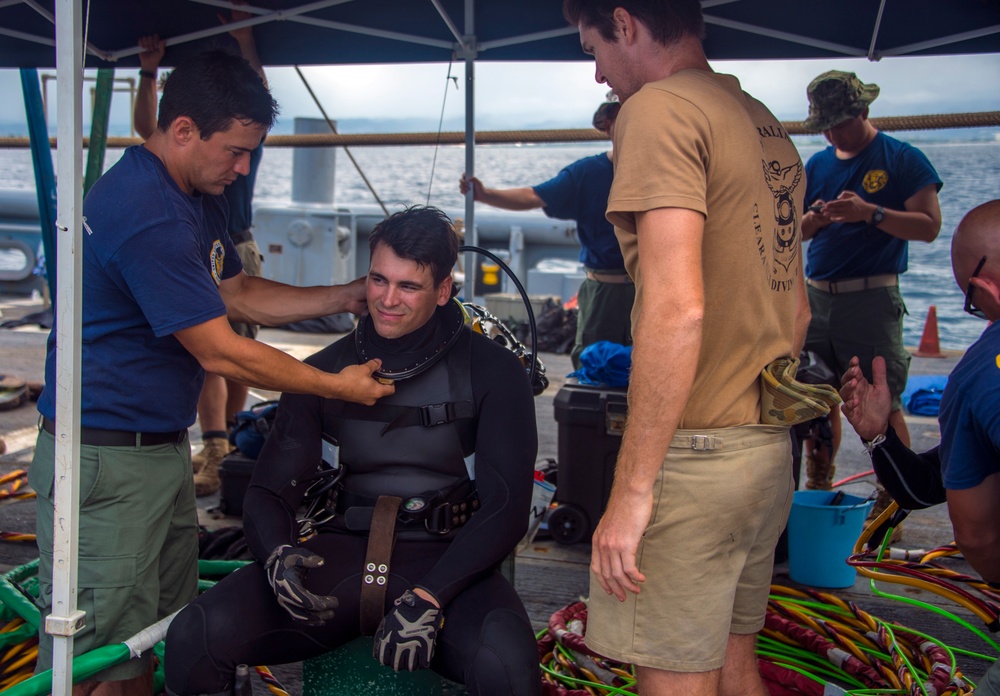 Diving operations, RIMPAC 2014