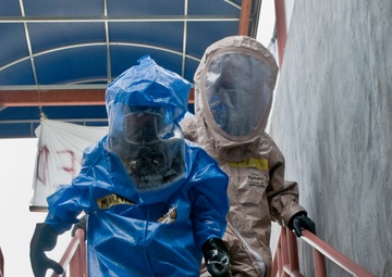 Soldiers train for rescue in HAZMAT conditions