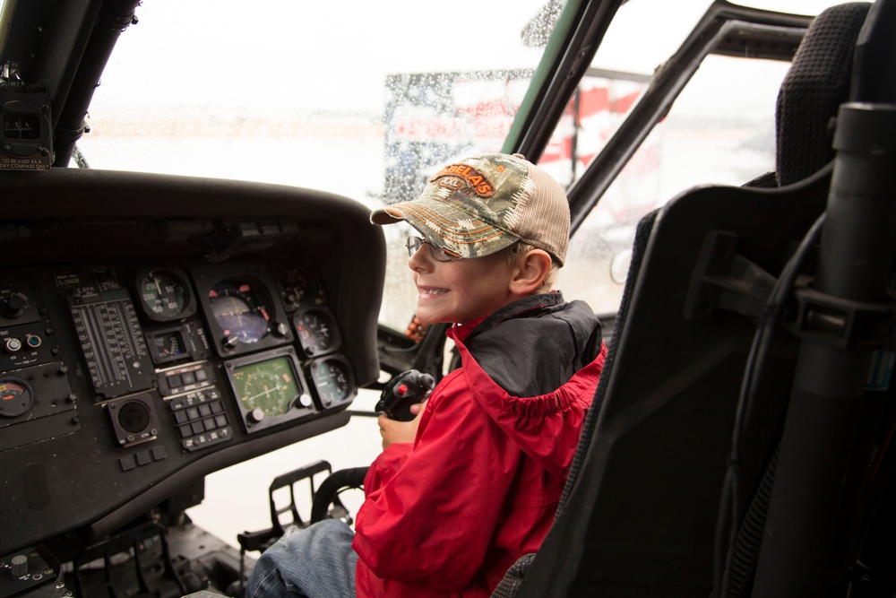 Arctic Thunder Open House