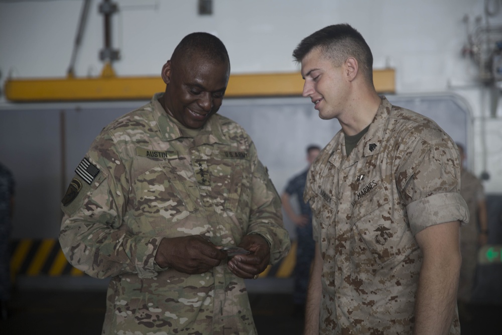 CENTCOM commander visits USS Bataan