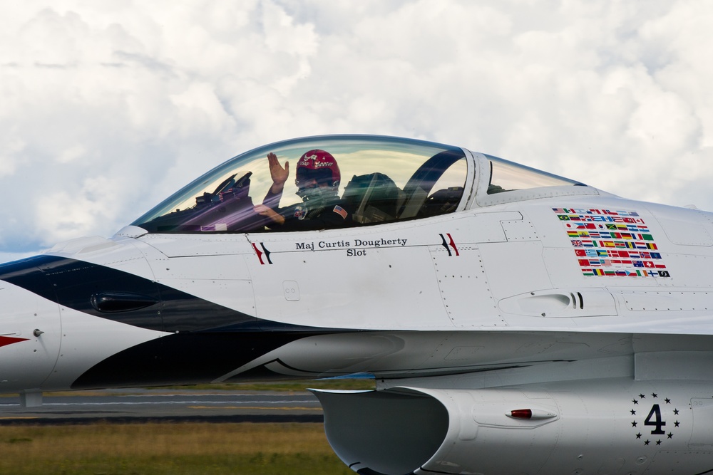 Arctic Thunder Open House 2014