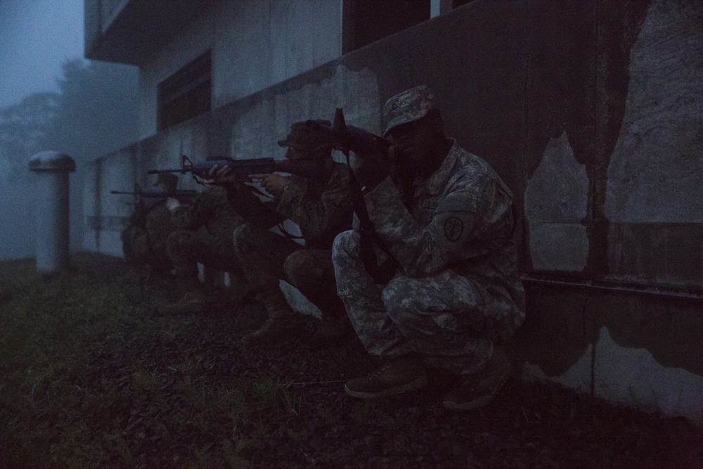 CLC-36 conducts MOUT training at Camp Fuji during Exercise Dragon Fire 2014
