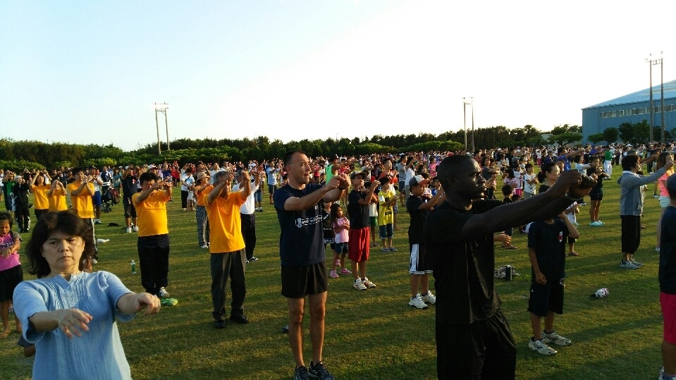 Futenma leaders attend popular group exercise event