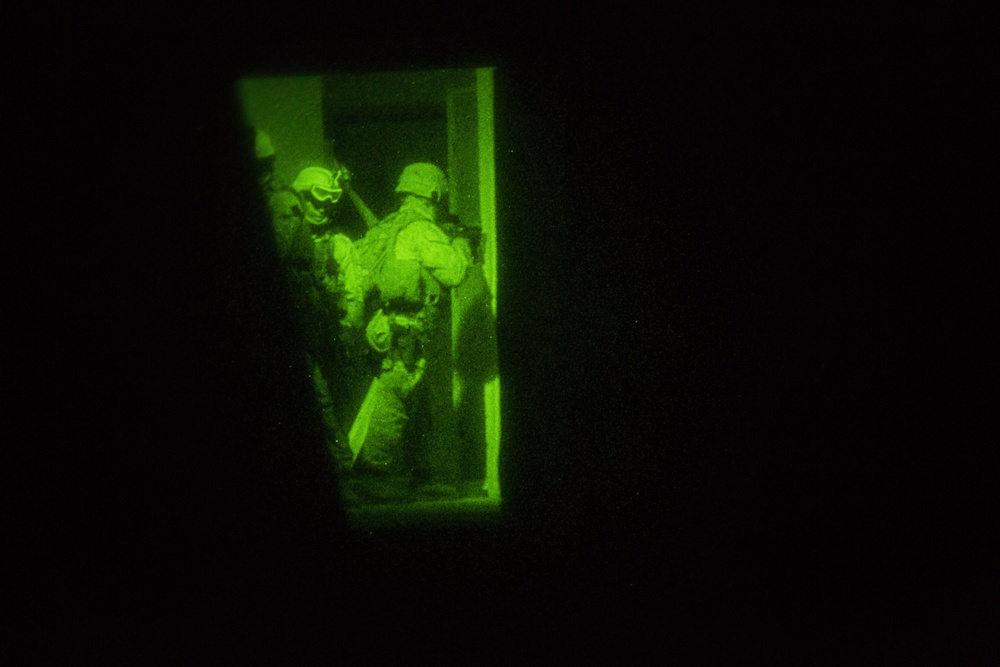 24th MEU conducts nighttime raid during RUT