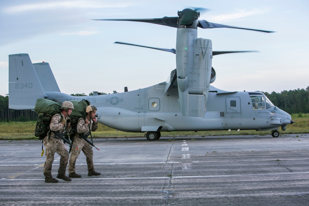 Air Delivery Marines conduct parachute training