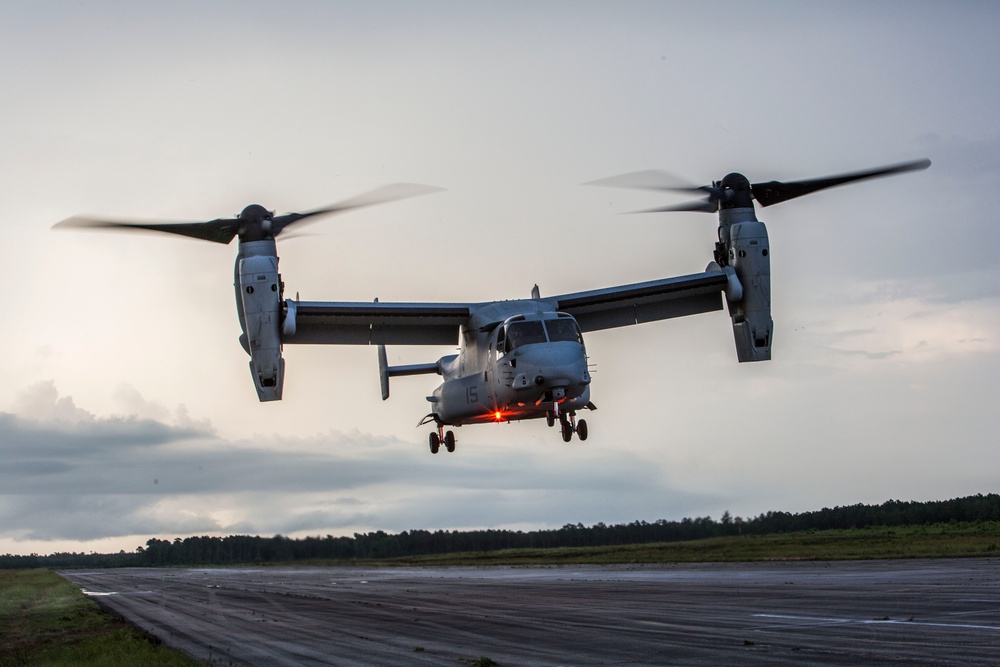 Air Delivery Marines conduct parachute training