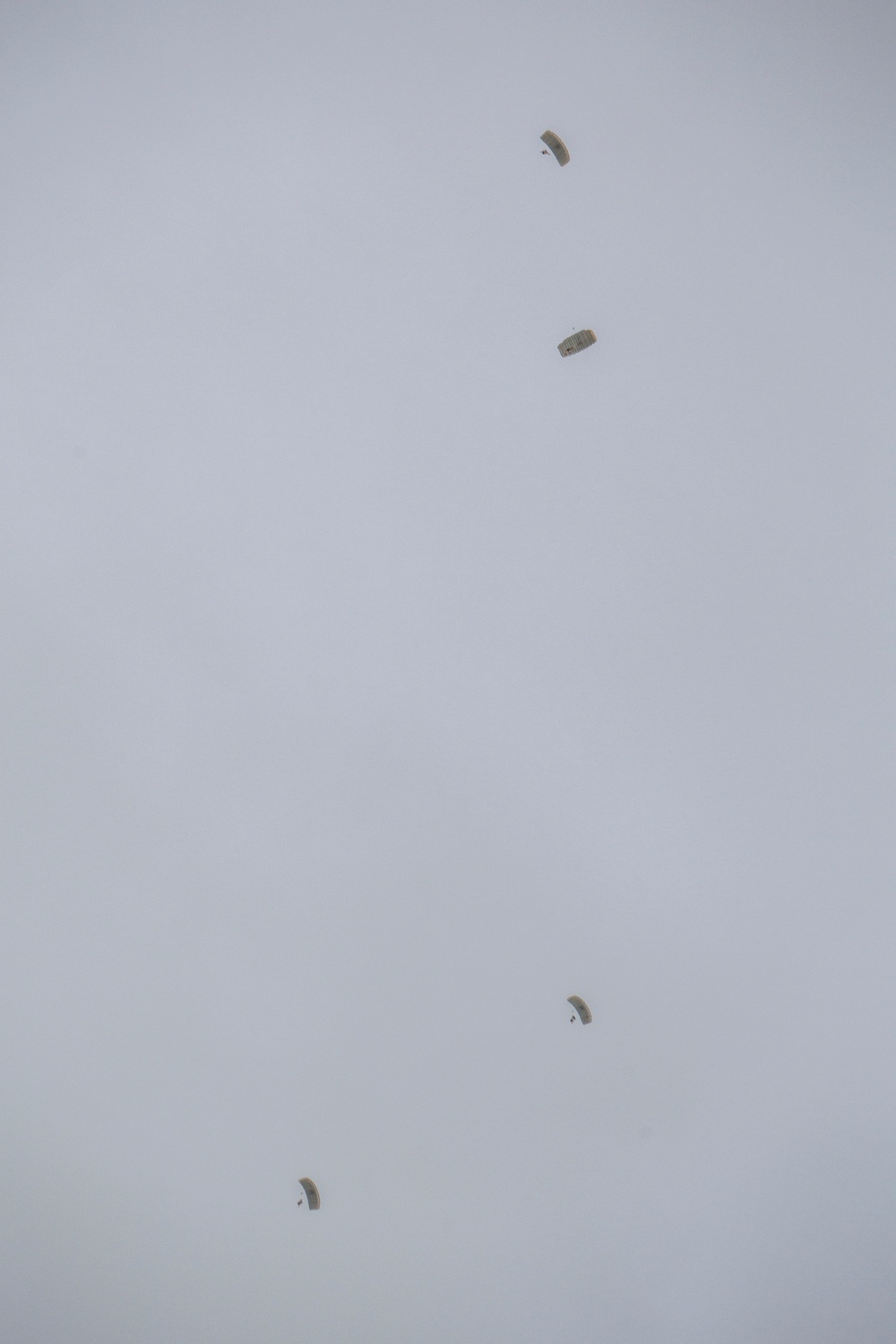 Air Delivery Marines conduct parachute training