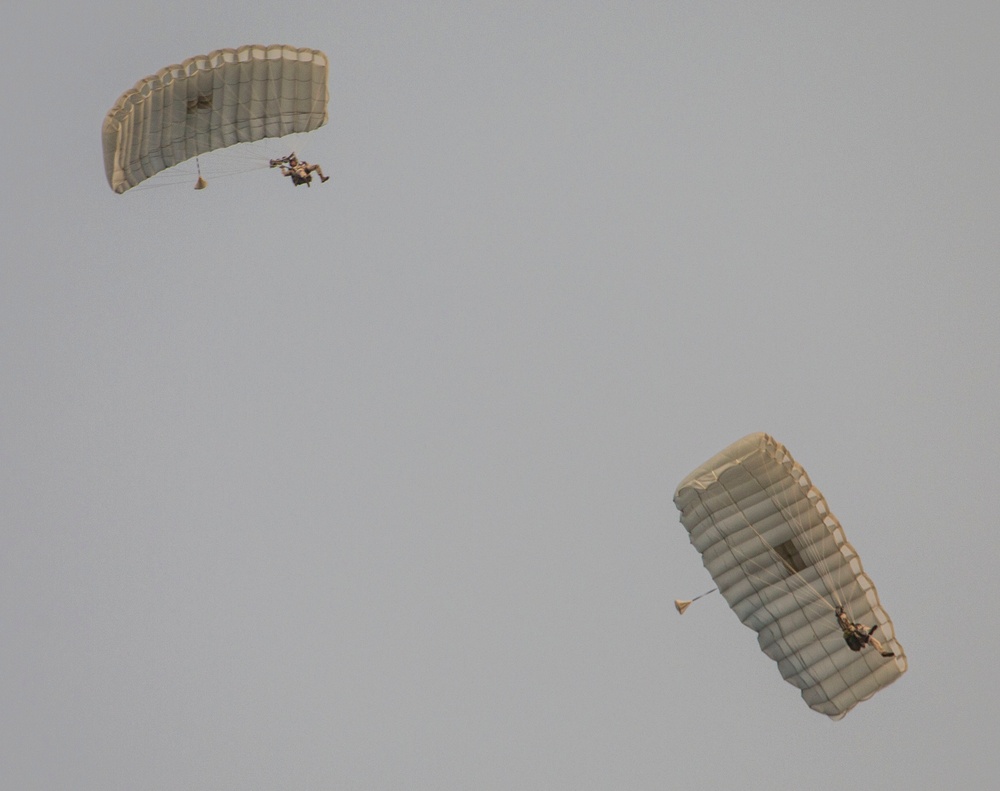 Air Delivery Marines conduct parachute training