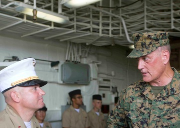 MARFORSOUTH commander visits SPMAGTF-South Marines in Cuba