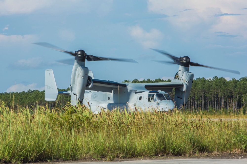 Air Delivery Marines conduct parachute training