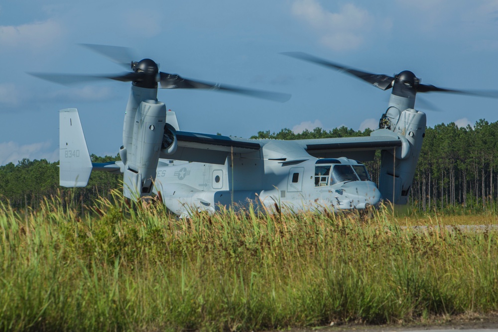 Air Delivery Marines conduct parachute training