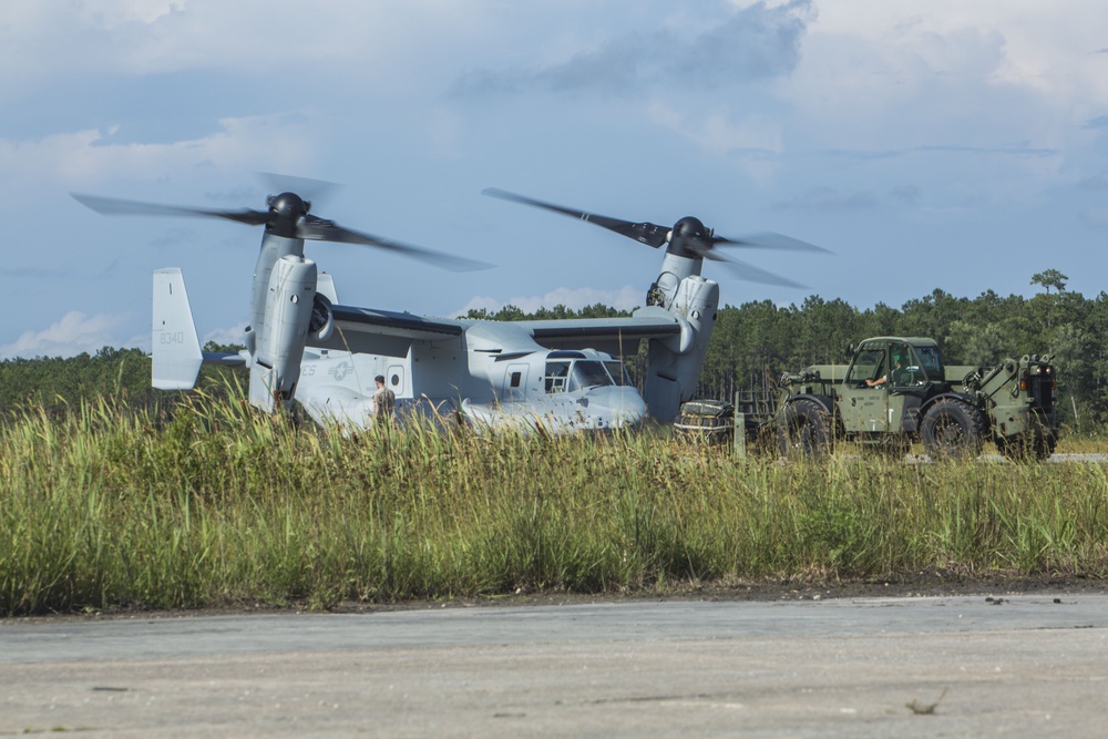 Air Delivery Marines conduct parachute training