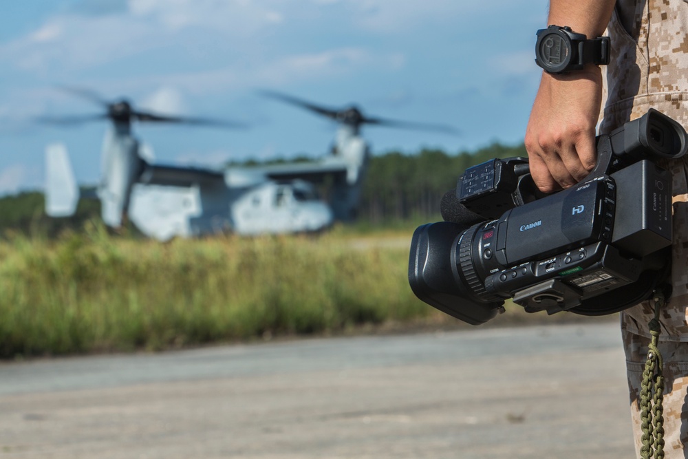 Air Delivery Marines conduct parachute training