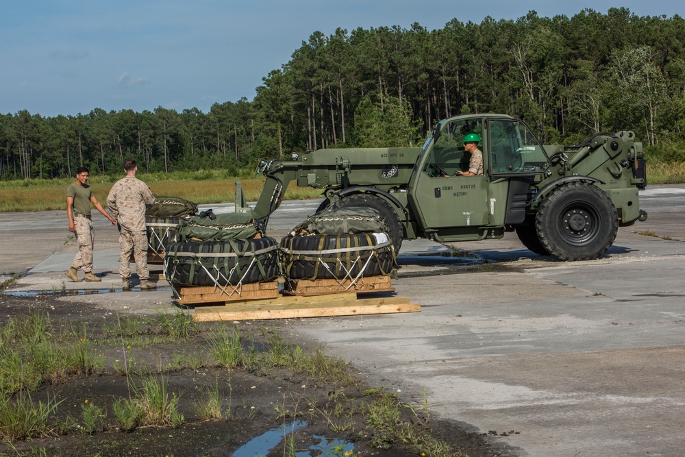 Air Delivery Marines conduct parachute training