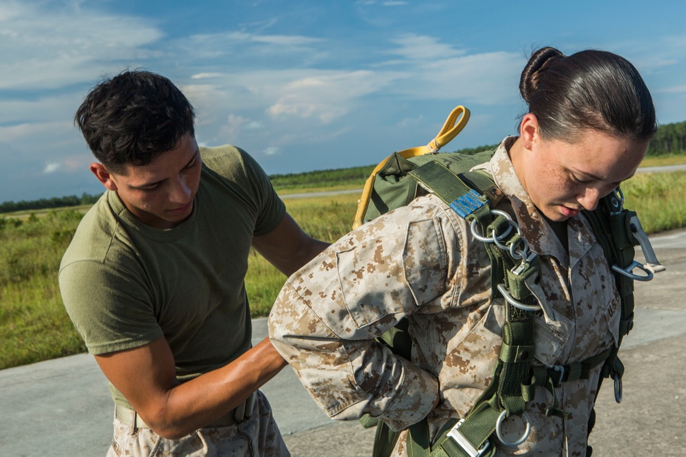 Air Delivery Marines conduct parachute training