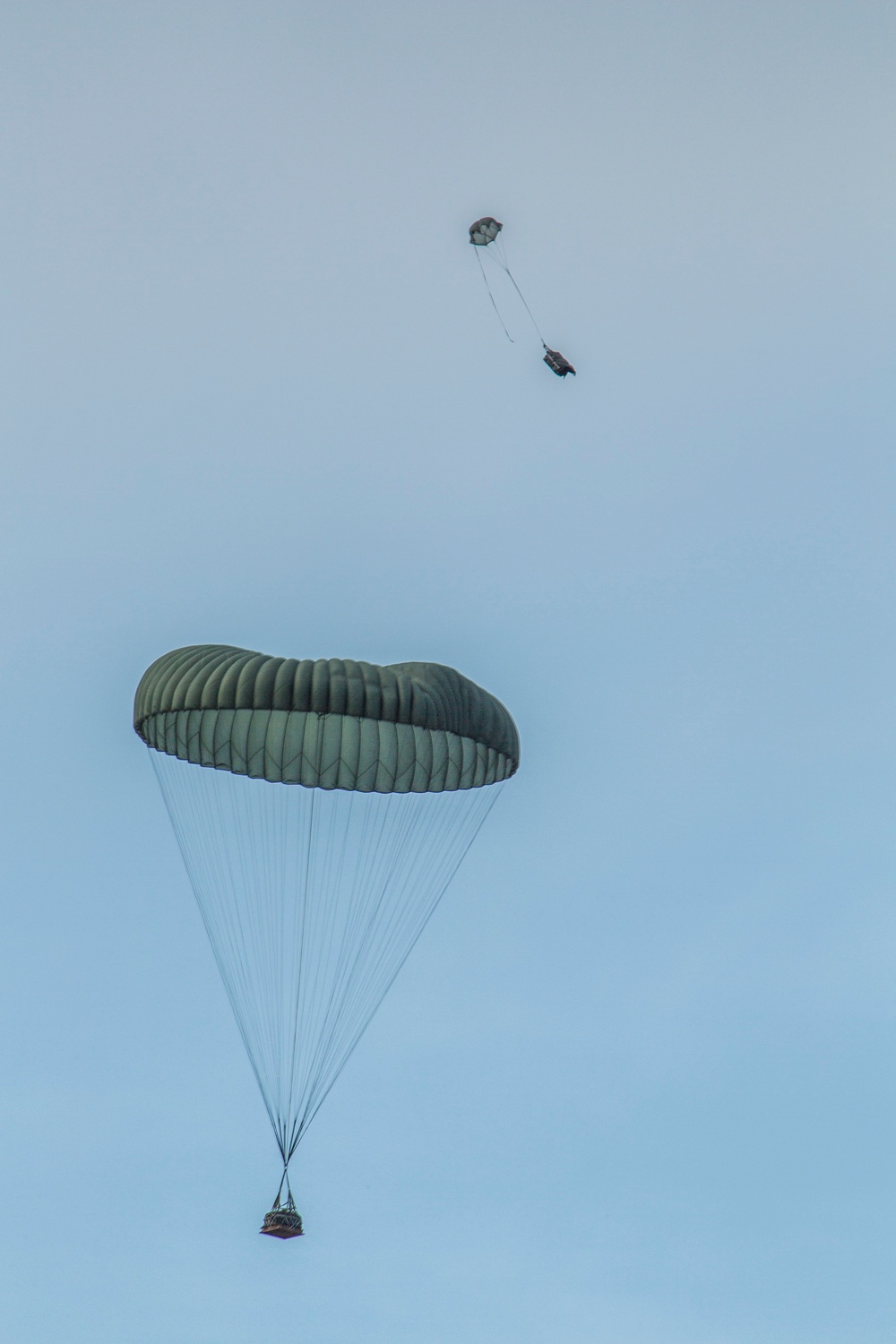 Air Delivery Marines conduct parachute training