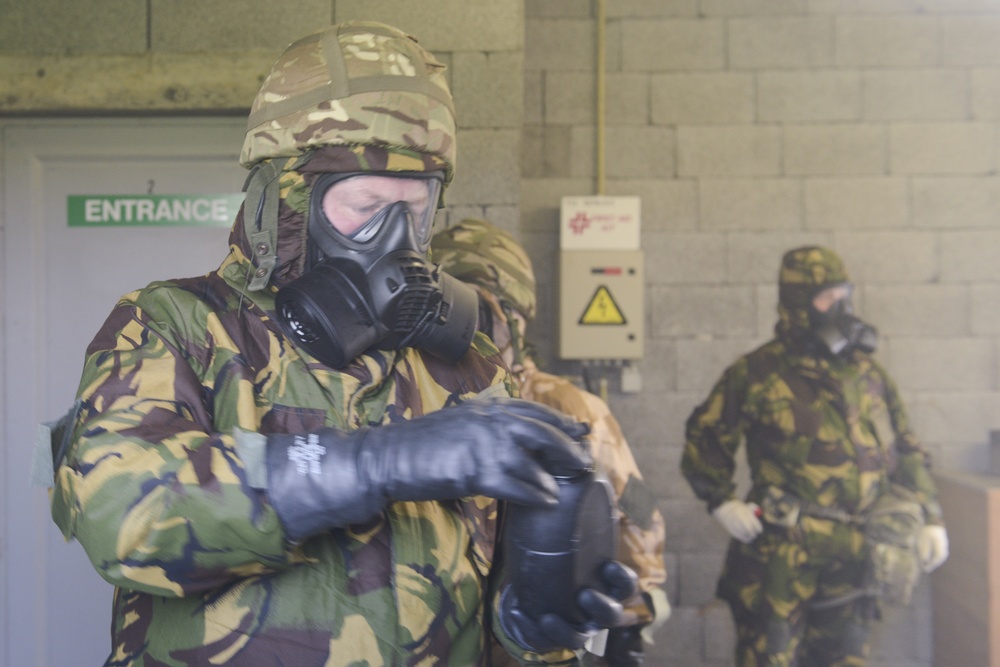 British forces train on CBRN procedures in a US Army facility