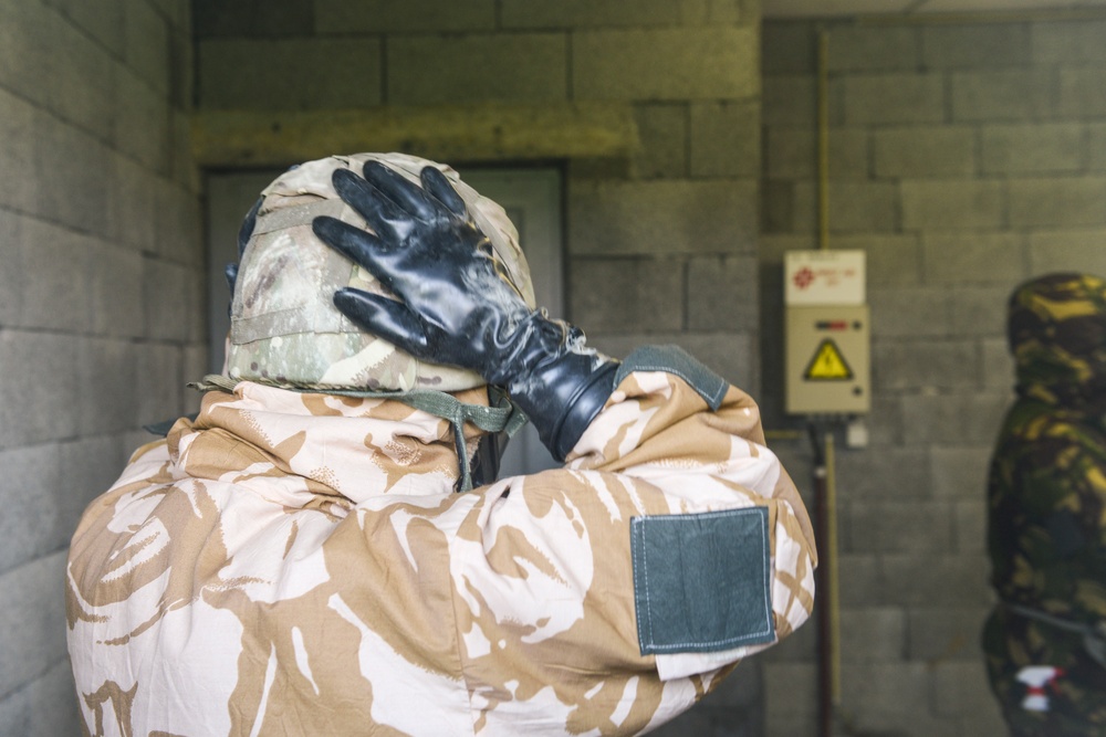 British forces train on CBRN procedures in a US Army facility