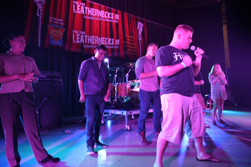 Leatherneck tour treats Marines, Sailors to entertainment, comedy