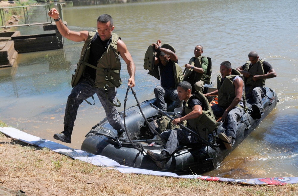 Fuerzas Comando 2014 Aquatic event