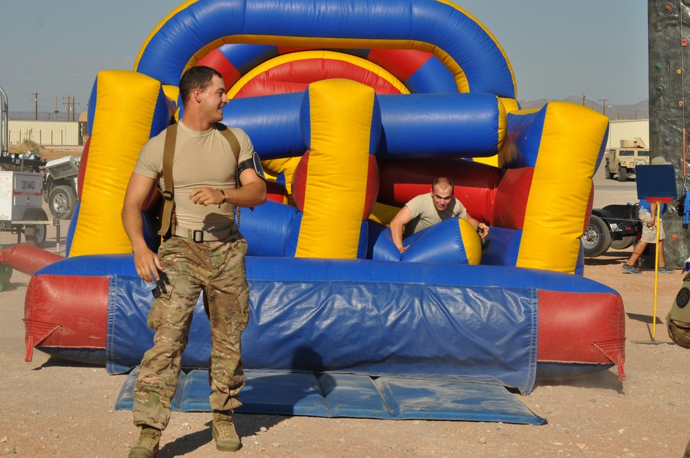 Soldiers enjoy USO party in the desert!