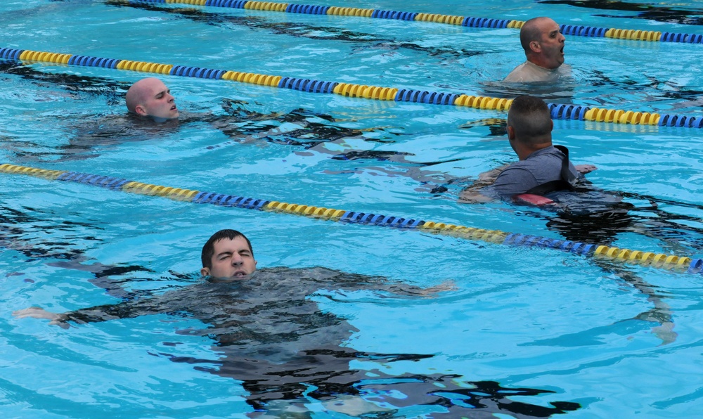 OSW 2014 Swim in uniform test for German Armed Forces Proficiency Badge
