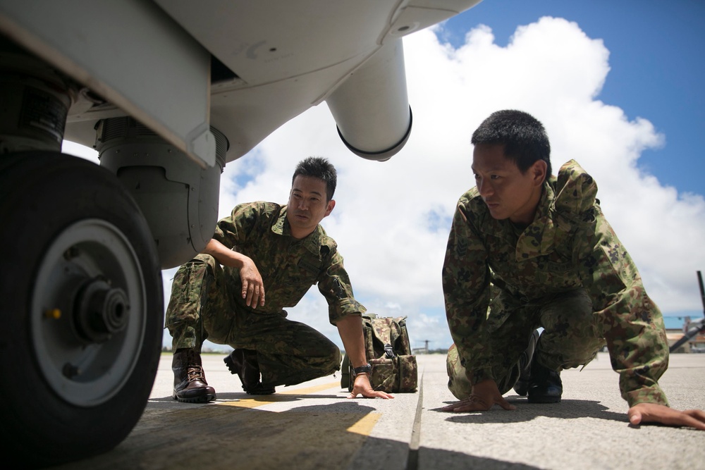 JGSDF experience Marine Corps aircraft maintenance