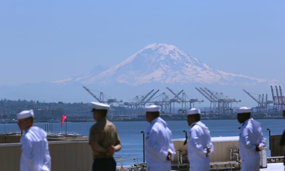 Marines, Sailors arrive at Marine Week Seattle