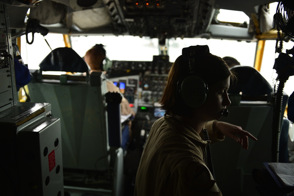 KC-135 air refueling