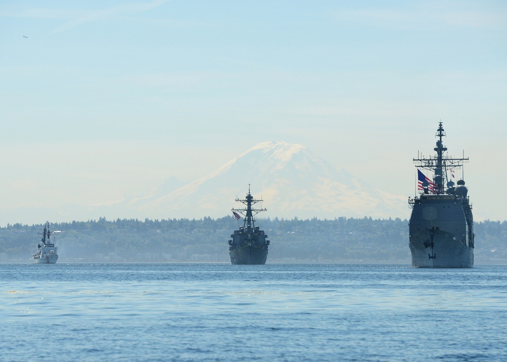 Coast Guard participates in 2014 Seattle Seafair Parade of Ships