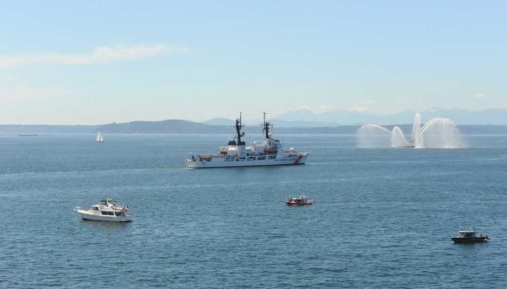 Coast Guard participates in 2014 Seattle Seafair Parade of Ships