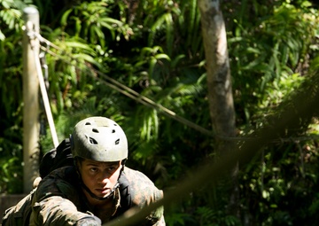 Corpsmen, airmen embrace jungle to learn medical techniques