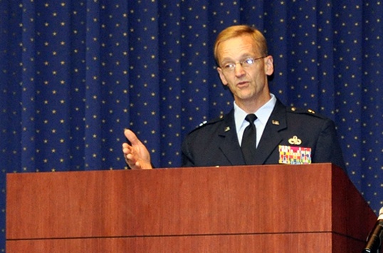 Air Force general takes command of DLA Energy in headquarters ceremony