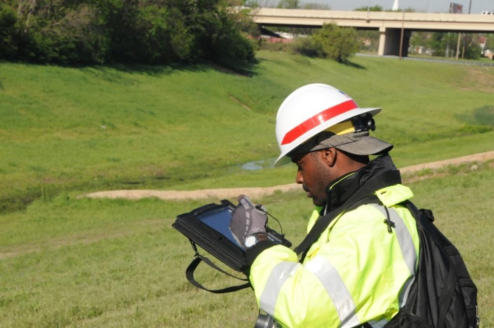 Field-loaded inspection data speeds report output