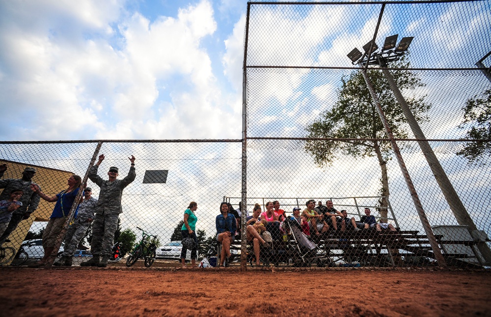 Incirlik Airmen wrap up softball season