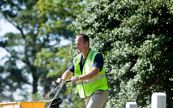 Volunteers, vets help keep ANC beautiful